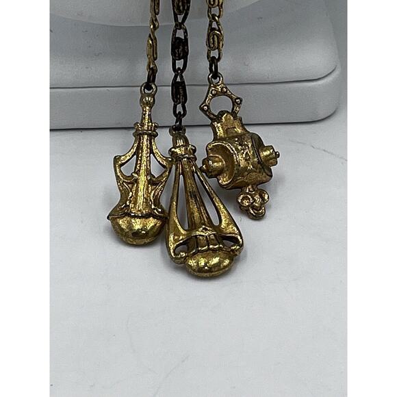 Vintage Signed ART Arthur Pepper VICTORIAN Style Necklace Gold 3 Tier Pendants - Picture 5 of 16